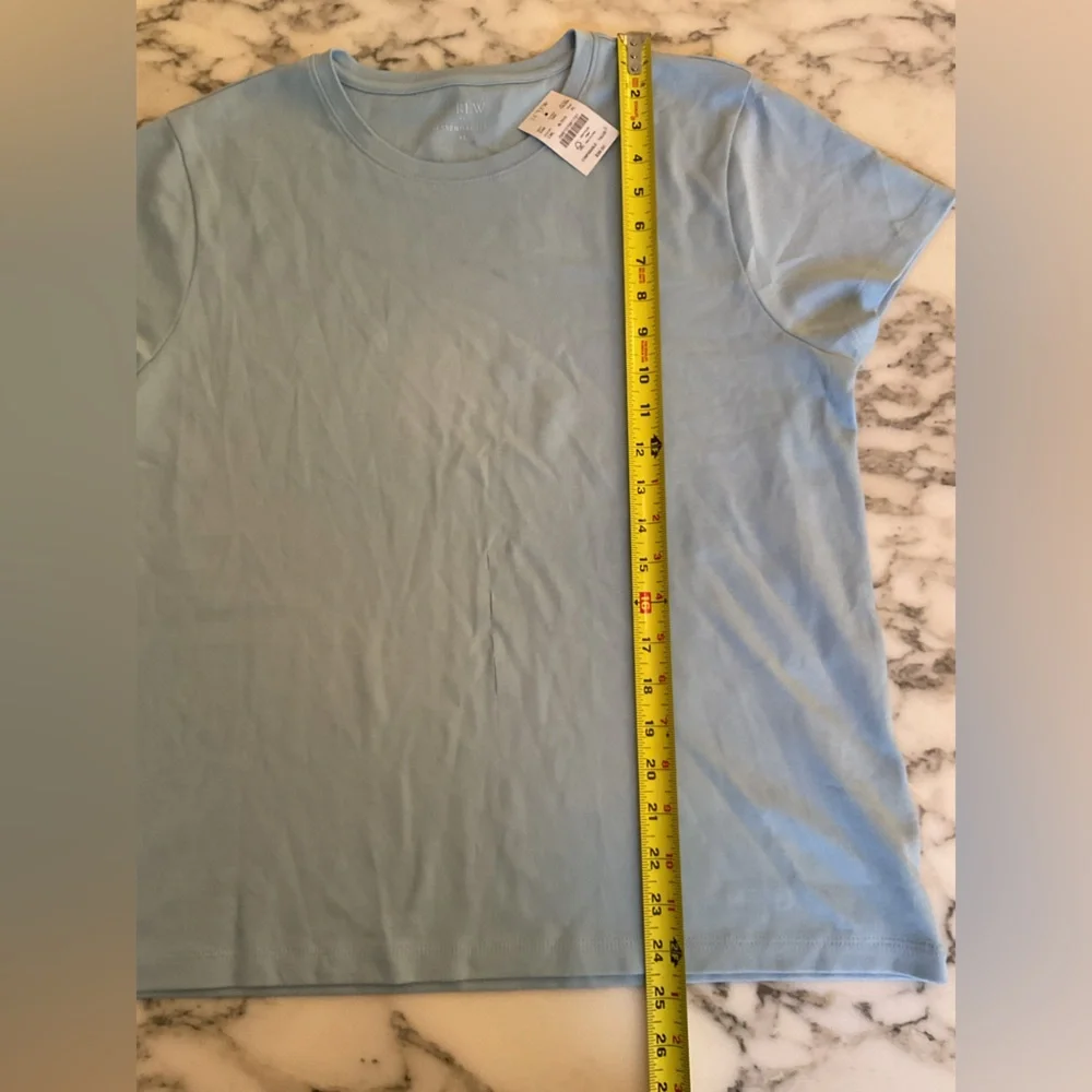 J. Crew Women's Essential short-sleeve crewneck tee Chateau Light Blue XL sliced - Picture 12 of 15